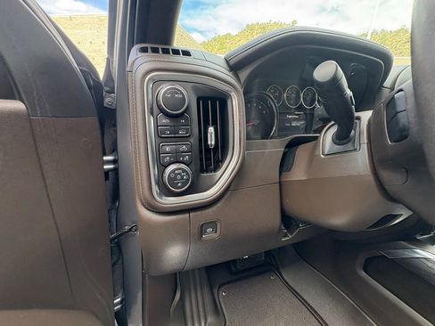 Used 2021 Chevrolet Silverado 1500 LTZ AWD/4WD image 15