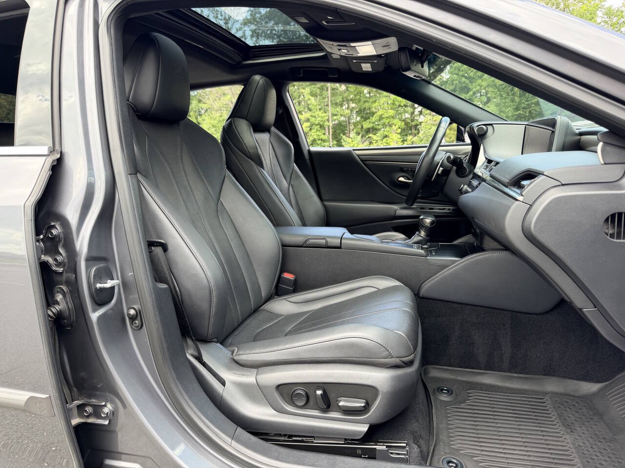 Used 2020 Lexus ES 350 F Sport w/ Accessory Package 2 FWD image 32