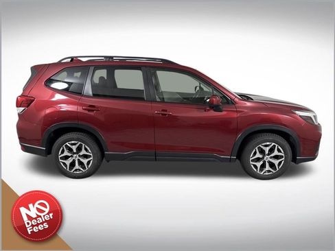 Used 2019 Subaru Forester Premium w/ All-Weather Package image 2