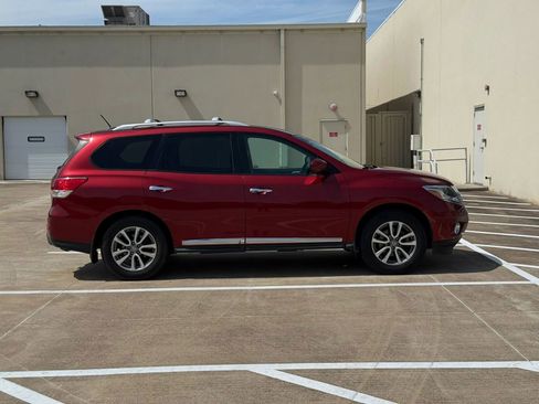Used 2014 Nissan Pathfinder SL w/ SL Premium Package FWD image 8
