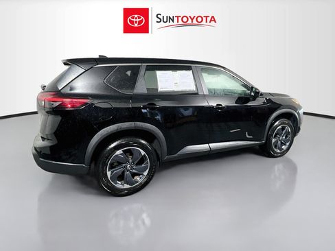 Used 2025 Nissan Rogue SV FWD image 4