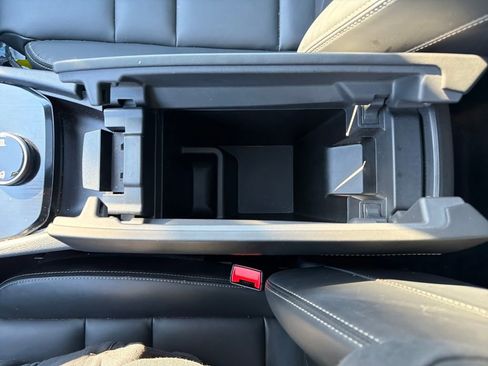 Used 2023 Nissan Rogue SV w/ SV Premium Package image 41