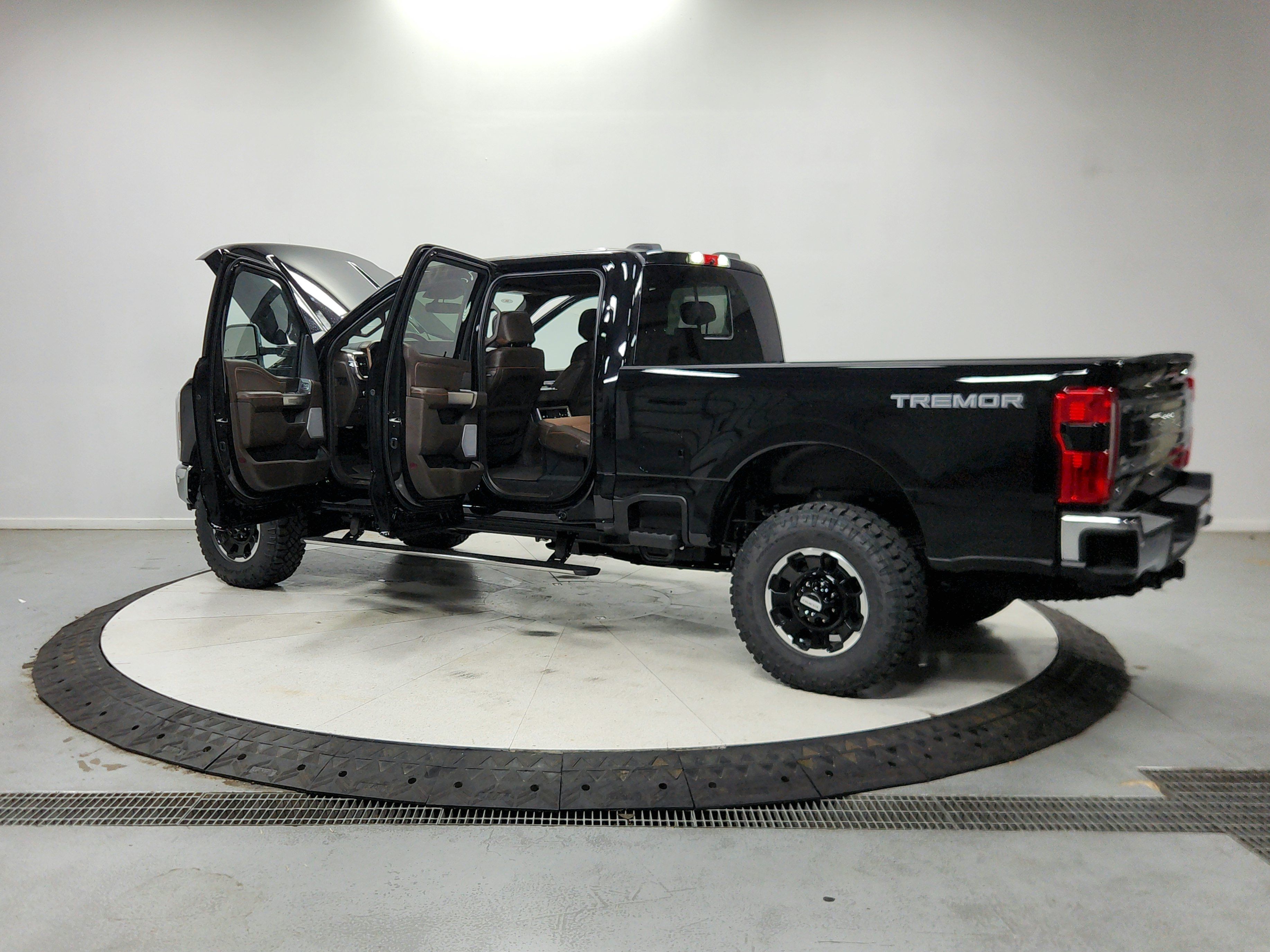 New 2026 Ford F250 King Ranch w/ Tremor Off-Road Package AWD/4WD image 14