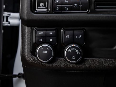 Used 2023 Chevrolet Suburban Z71 AWD/4WD image 22