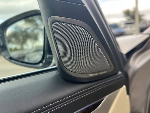 Used 2017 BMW 740i image 17