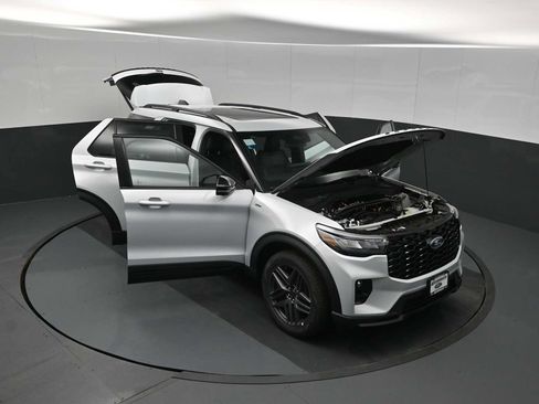 New 2026 Ford Explorer ST-Line w/ ST-Line Street Pack AWD/4WD image 35