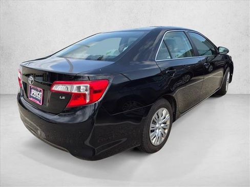 Used 2012 Toyota Camry LE FWD image 4