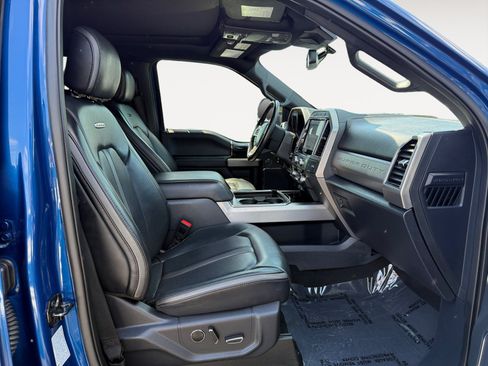 Certified 2022 Ford F250 Platinum w/ FX4 Off-Road Package AWD/4WD image 19