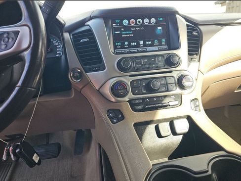 Used 2018 GMC Yukon XL SLT w/ Premium Edition AWD/4WD image 8