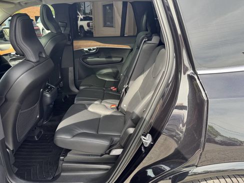 Used 2022 Volvo XC90 T6 Momentum w/ Advanced Package AWD/4WD image 9