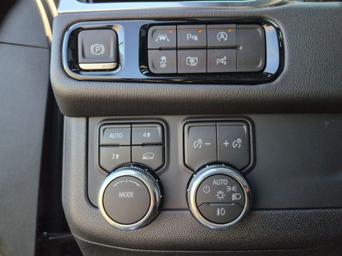 New 2026 GMC Yukon XL Denali w/ Sun & Power Step Package AWD/4WD image 17