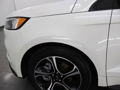 Used 2023 Ford Edge ST image 33