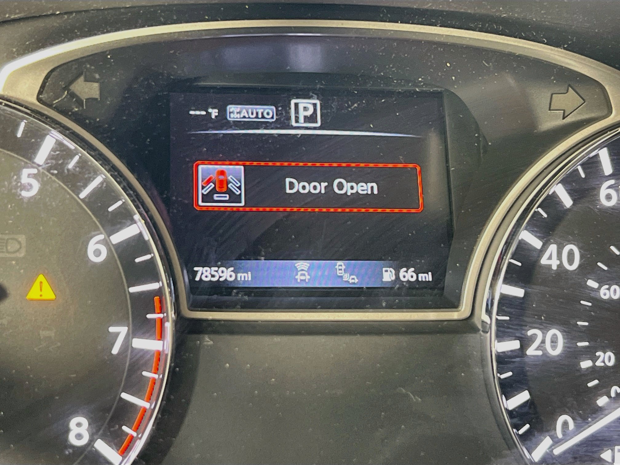 Used 2020 Nissan Pathfinder SL AWD/4WD image 12