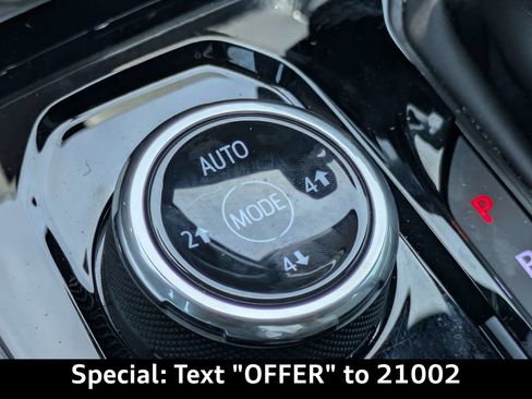 Used 2025 Chevrolet Colorado ZR2 w/ Technology Package AWD/4WD image 26