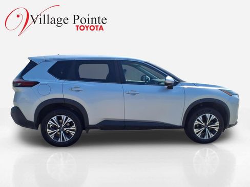 Used 2023 Nissan Rogue SV FWD image 7
