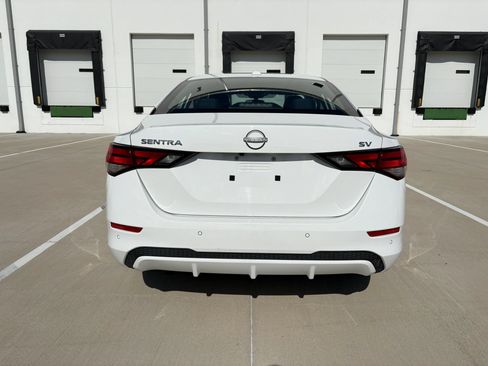 Used 2024 Nissan Sentra SV FWD image 8
