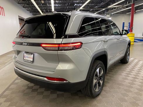 Used 2023 Jeep Grand Cherokee 4WD 4xe image 10