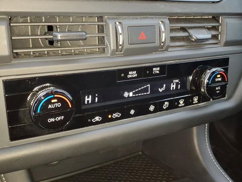 Certified 2024 Nissan Pathfinder S image 17