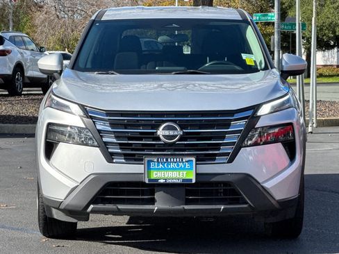 Used 2024 Nissan Rogue SV image 8