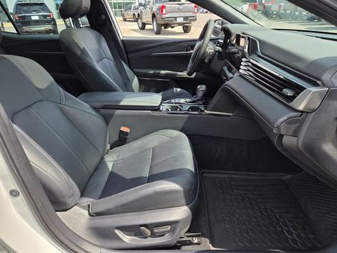 Used 2025 Toyota Camry XSE FWD image 15