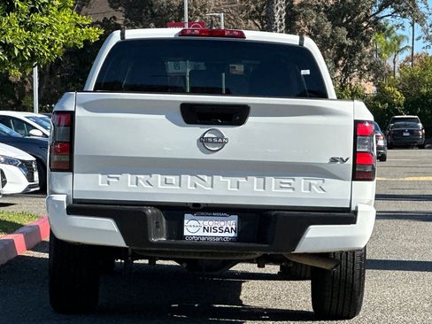Used 2023 Nissan Frontier SV image 5