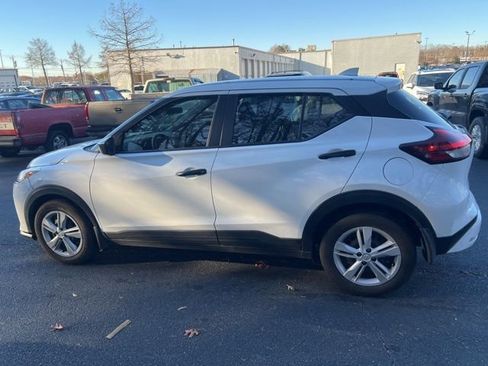 Used 2024 Nissan Kicks S image 8