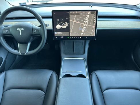 Used 2021 Tesla Model 3 Standard Range Plus RWD image 3