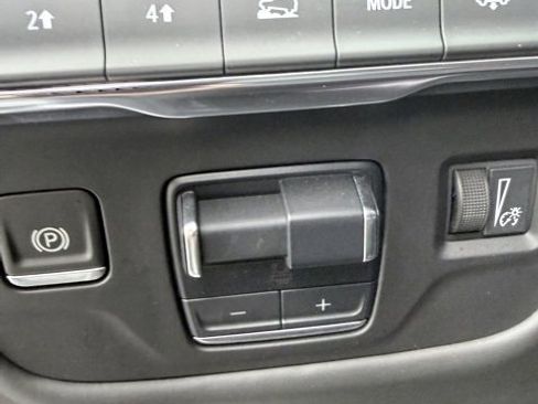 Used 2024 Cadillac Escalade Sport Platinum w/ LPO, ONYX Package image 38