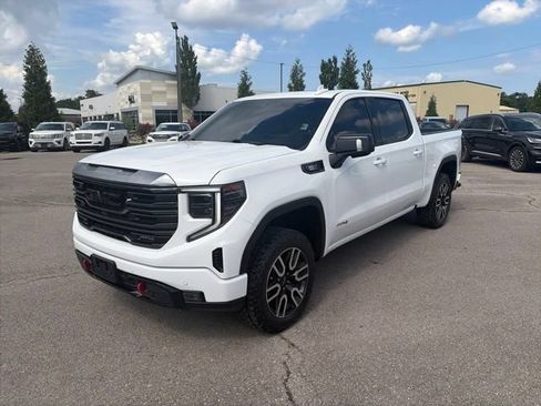 Used 2023 GMC Sierra 1500 AT4 w/ AT4 Premium Package AWD/4WD image 2