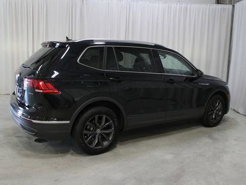 Used 2024 Volkswagen Tiguan SE AWD/4WD image 31