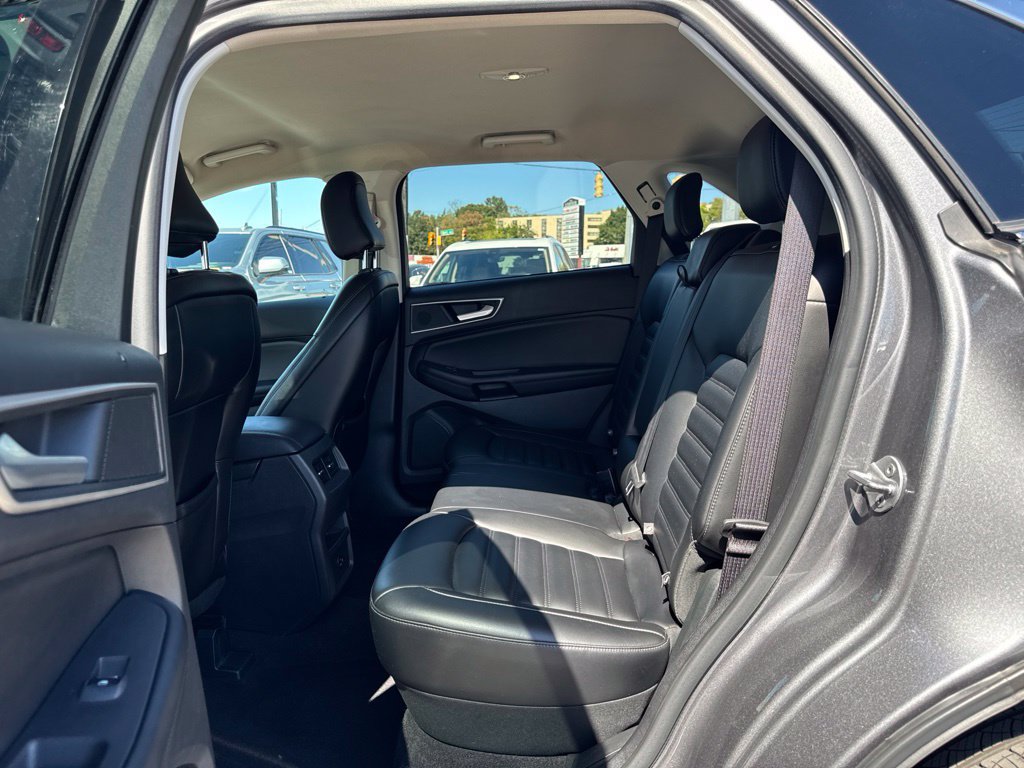 Used 2022 Ford Edge SEL AWD/4WD image 25