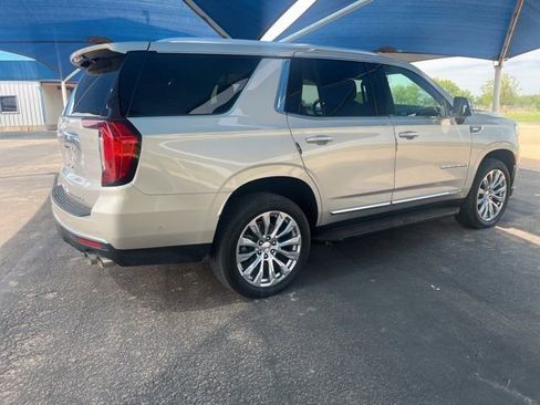 Used 2024 GMC Yukon Denali w/ Advanced Technology Package image 4