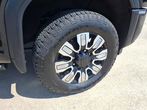 Used 2024 GMC Sierra 2500 Denali w/ Denali Reserve Package image 9