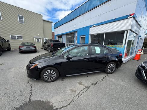 Used 2021 Toyota Corolla L w/ Carpet Mat Package (TMS) FWD image 2