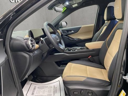 Used 2026 Chevrolet Equinox ACTIV w/ Safety and Technology Package AWD/4WD image 7