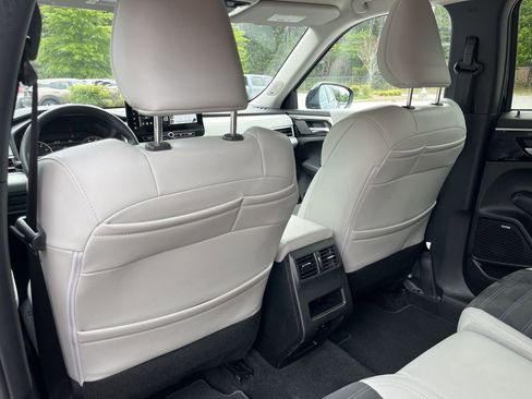 Used 2025 Mitsubishi Outlander SE FWD image 19
