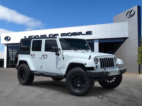 Used 2018 Jeep Wrangler Unlimited Sahara AWD/4WD image 1