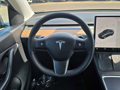 Used 2021 Tesla Model Y Long Range AWD/4WD image 19