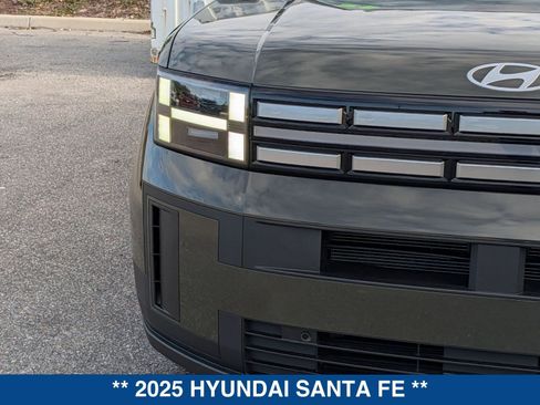 Used 2025 Hyundai Santa Fe SEL image 9