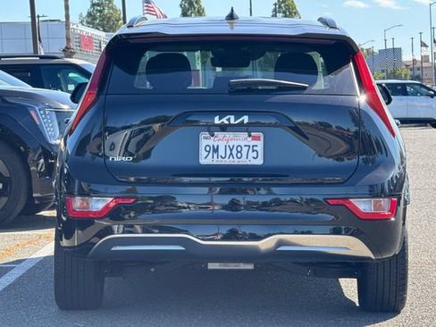 Certified 2024 Kia Niro Wind FWD image 7