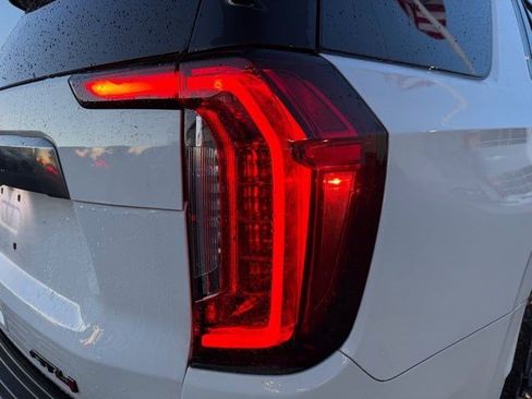 Used 2024 GMC Yukon AT4 image 6