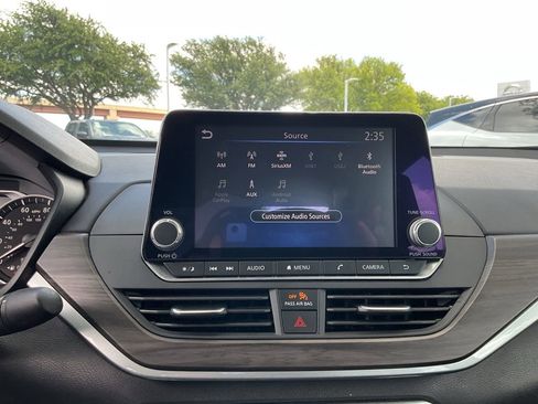 Used 2025 Nissan Altima 2.5 SV FWD image 25