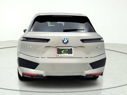 Used 2024 BMW iX xDrive50 w/ Premium Package AWD/4WD image 7