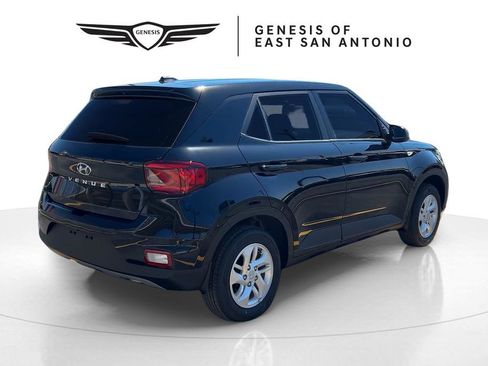 New 2026 Hyundai Venue SE FWD image 3