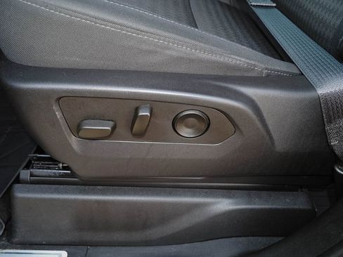 Used 2023 Chevrolet Silverado 1500 LT AWD/4WD image 23