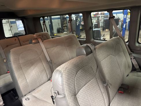 Used 2019 Chevrolet Express 3500 LT w/ LT Preferred Equipment Group image 8