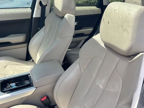 Used 2015 Land Rover Range Rover Evoque Pure Premium image 30