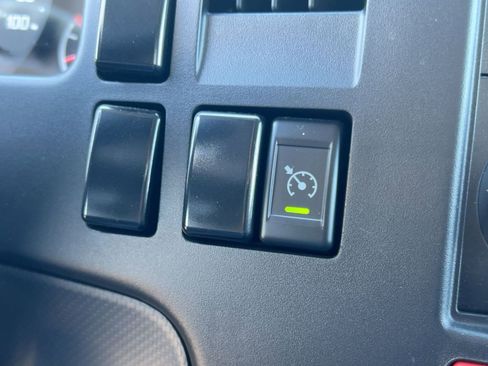 Used 2025 Chevrolet Low Cab Forward image 26