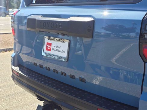 Certified 2025 Toyota 4Runner SR5 AWD/4WD image 13