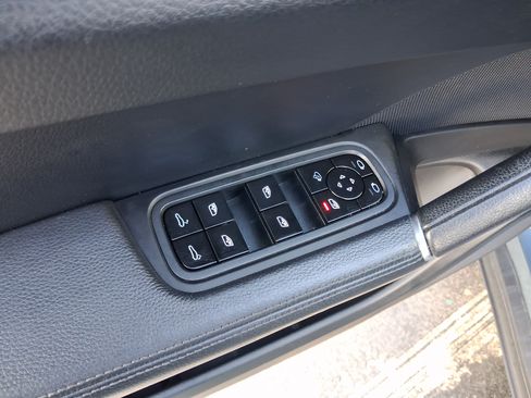 Used 2019 Porsche Cayenne AWD/4WD image 13